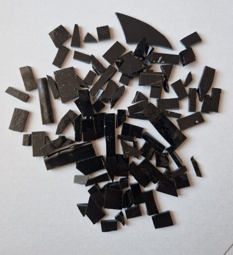 Szkło czarne Baoli COE 90, ścinki